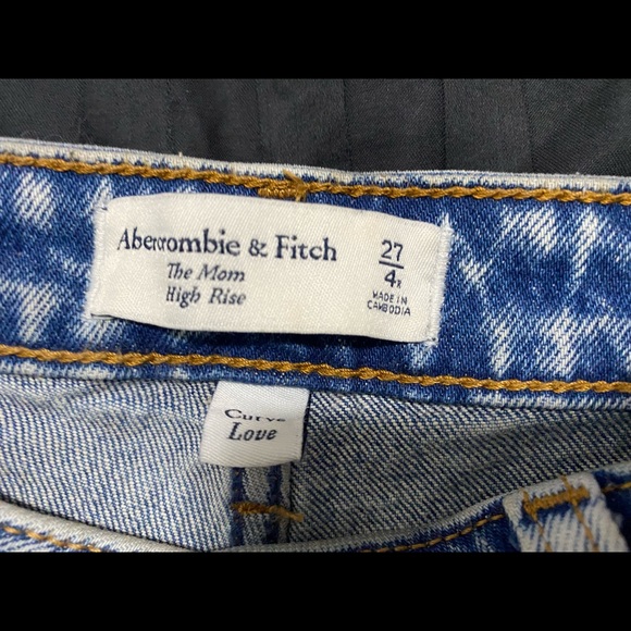 Abercrombie The Mom High Rise Curve Love Jeans - Picture 8 of 9
